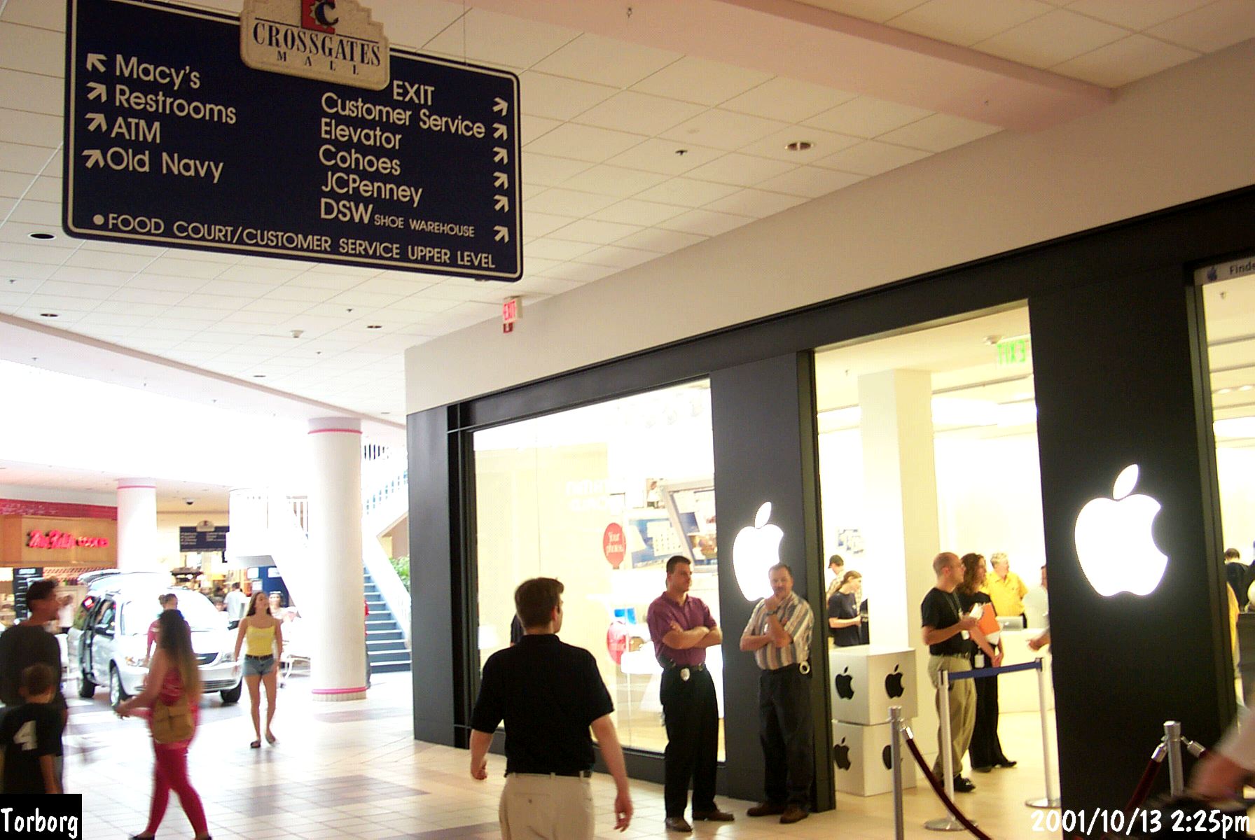 Crossgates Mall Apple Store grandopening