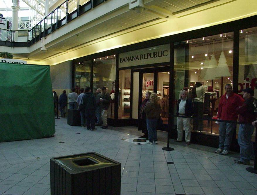 Matt and Tadd's pix from Rockingham Mall Apple Store opening page 2