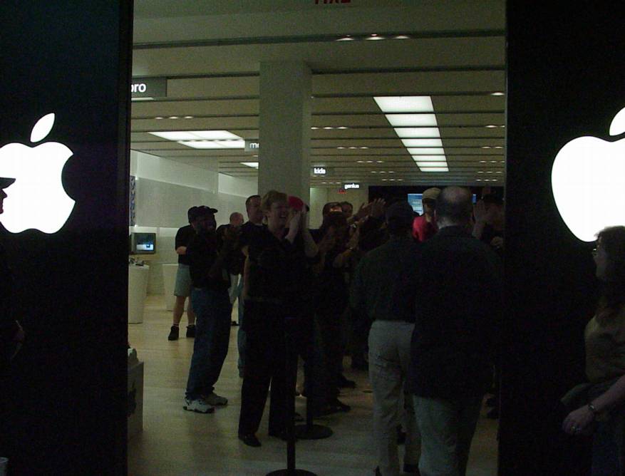 Matt and Tadd's pix from Rockingham Mall Apple Store opening page 2